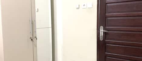 Basic Single Room | Free WiFi, bed sheets