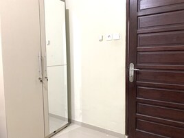 Kamar Single Basic | Wi-Fi gratis dan seprai linen
