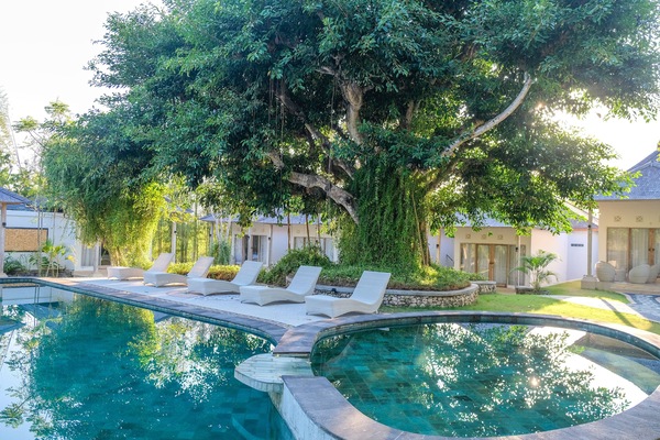 Kolam renang terbuka