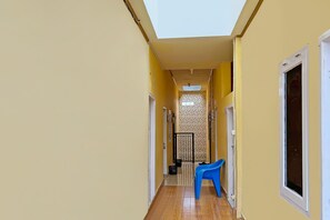 Reception - Hotel O Wisma Dg Tata (Makassar)