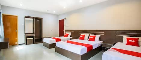 Bureau, espace de travail pour ordinateur portable, Wi-Fi gratuit