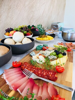 Free daily continental breakfast  - Villa Vento dei Cieli (Teora)