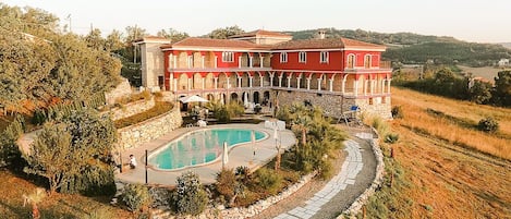 Piscina stagionale all'aperto