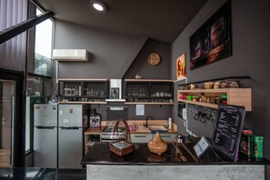 Electric kettle - Grand View Hotel (Tbilisi)