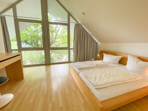 4 soverom, reiseseng for barn, wi-fi (inkludert) og sengetøy