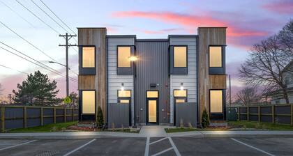 Studio Monthly & Daily Rental For Traveling Professionals,Corporate & Student's