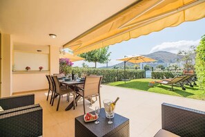 Outdoor dining - Villa 'Pyp' with Lake View, Wi-Fi and Air Conditioning (Puerto de Alcudia)