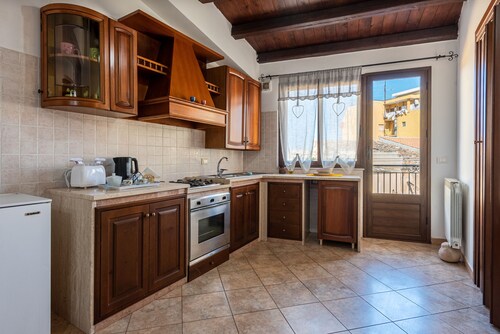 Holiday Home 'A Casa Di Manu' with Sea View, Terrace & Balcony