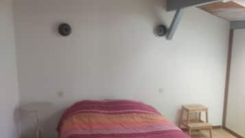 2 makuuhuonetta, ilmainen Wi-Fi, vuodevaatteet
