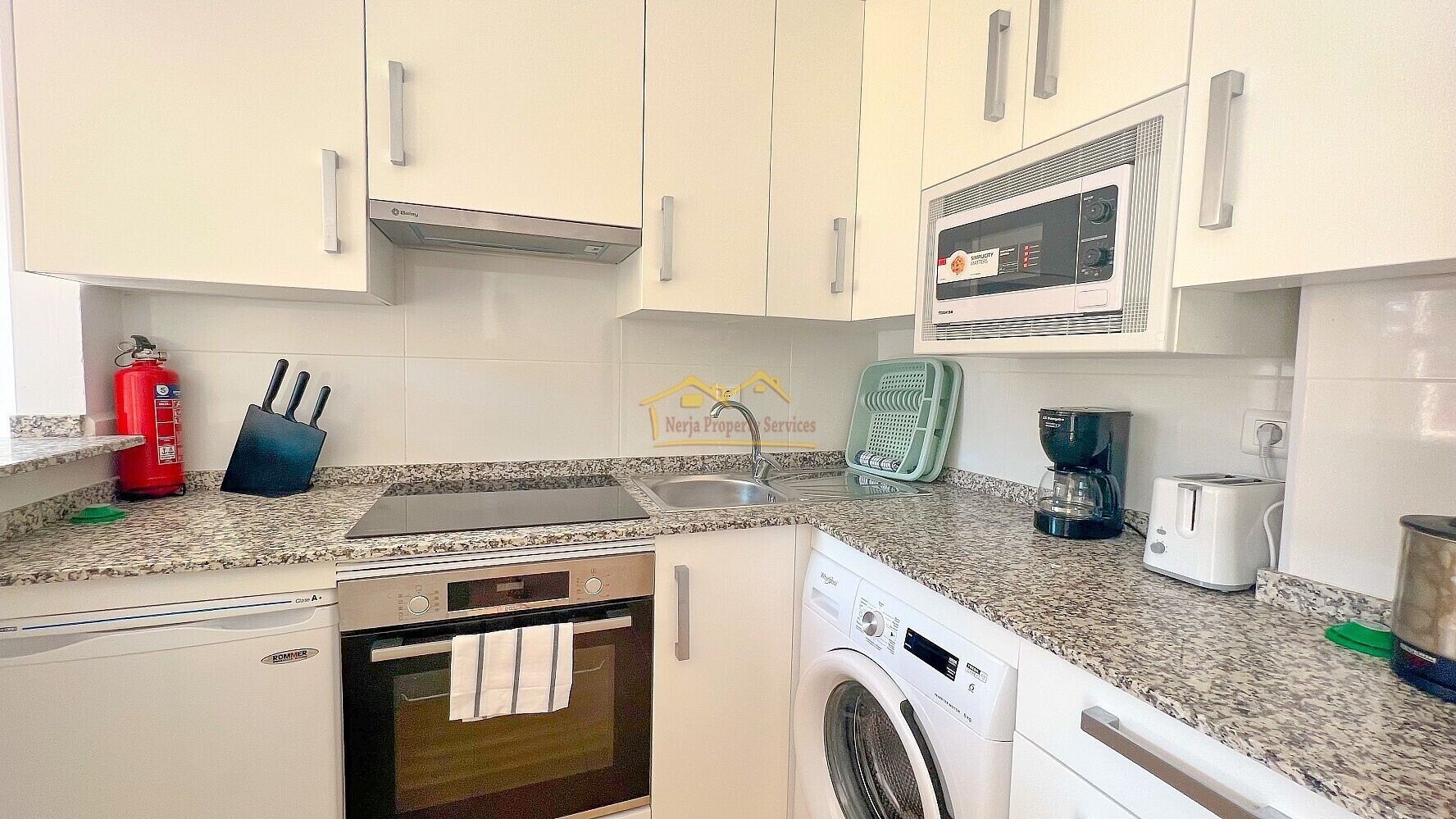 雪櫃、微波爐、焗爐、爐具