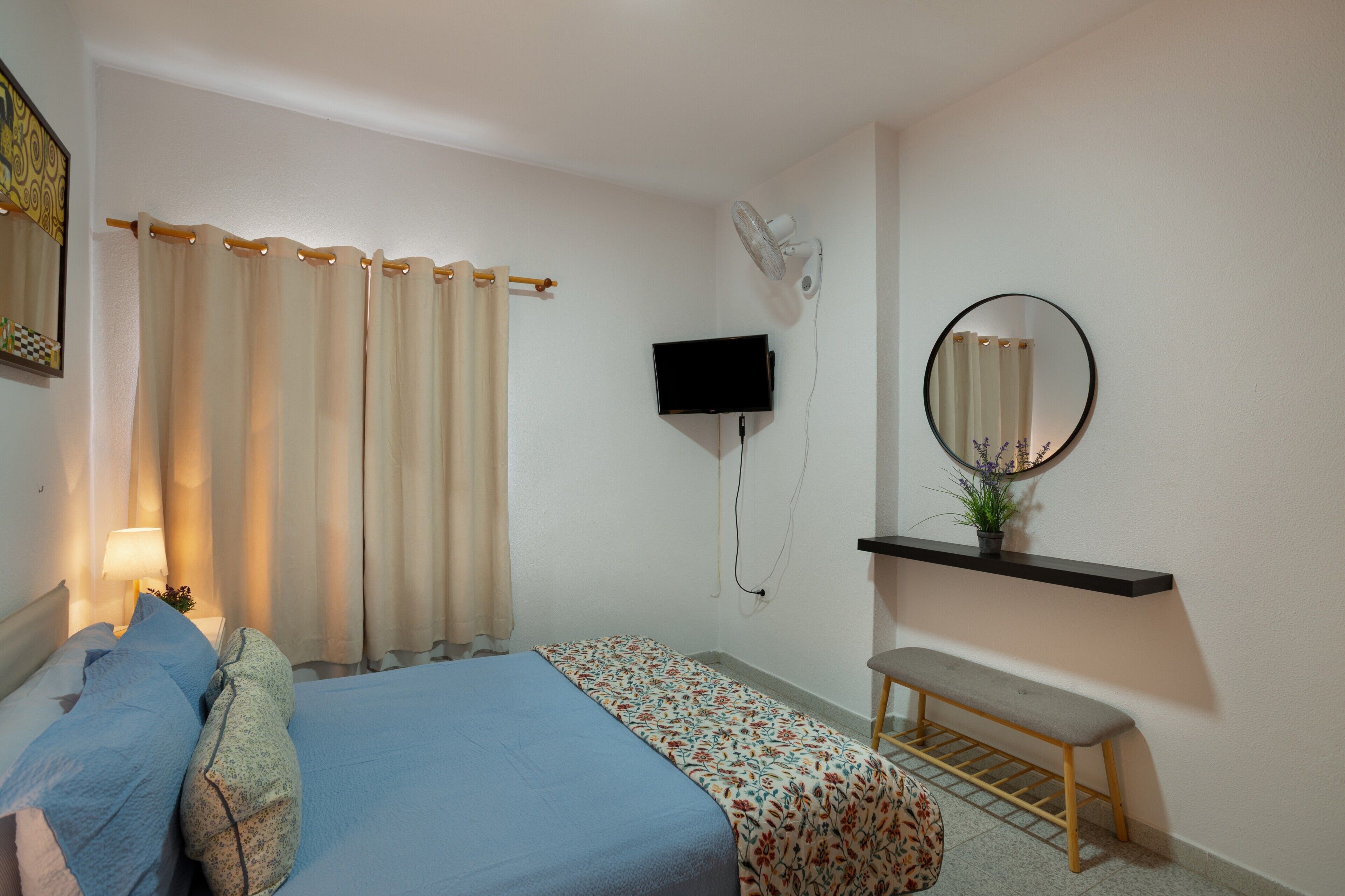 3 habitaciones, tabla de planchar con plancha y wifi gratis 