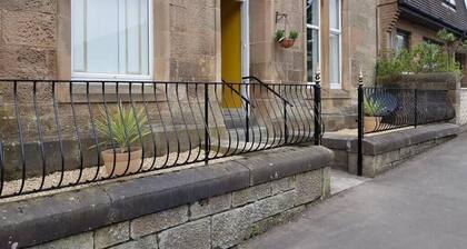 Snug - Fountain Bank Apartment