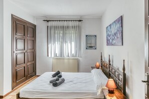 3 quartos, Wi-Fi de cortesia, roupa de cama