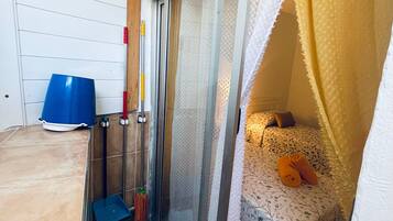 2 camere, ferro/asse da stiro, Wi-Fi gratuito, lenzuola