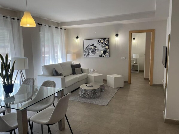 TV - Central Valencia Apartment near Historic Market (Valencia)