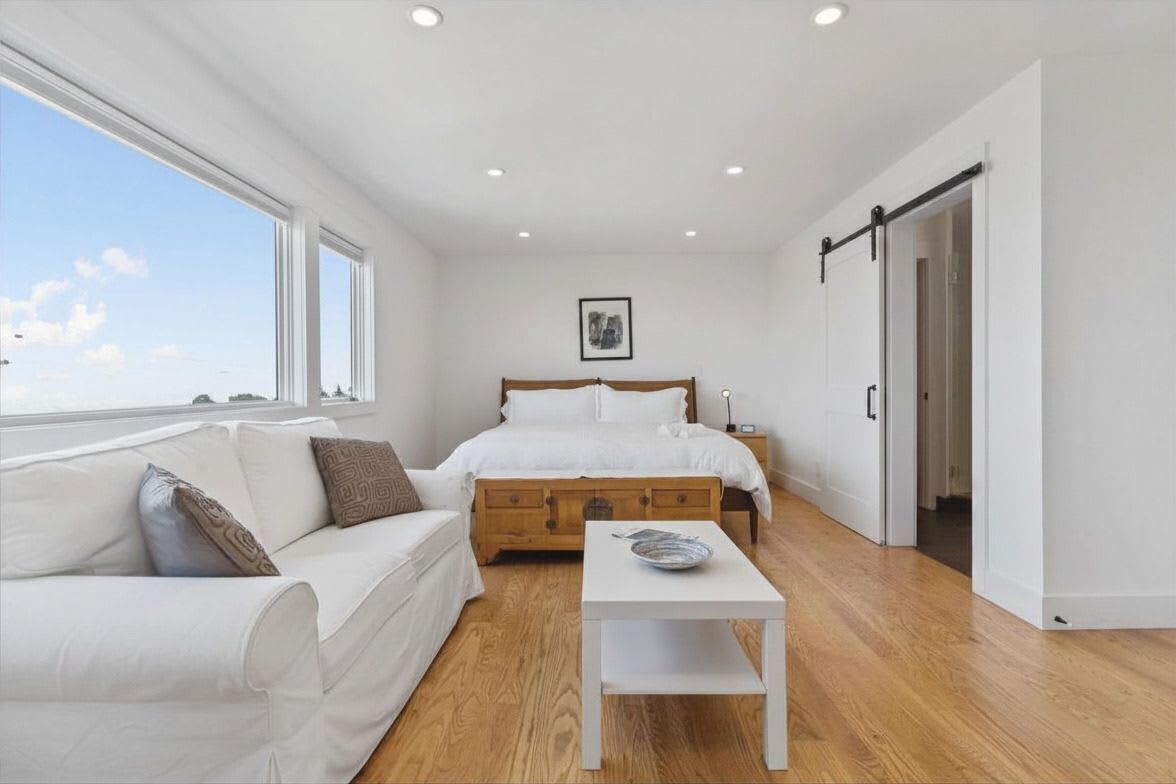 2 habitaciones, escritorio, tabla de planchar con plancha y wifi 