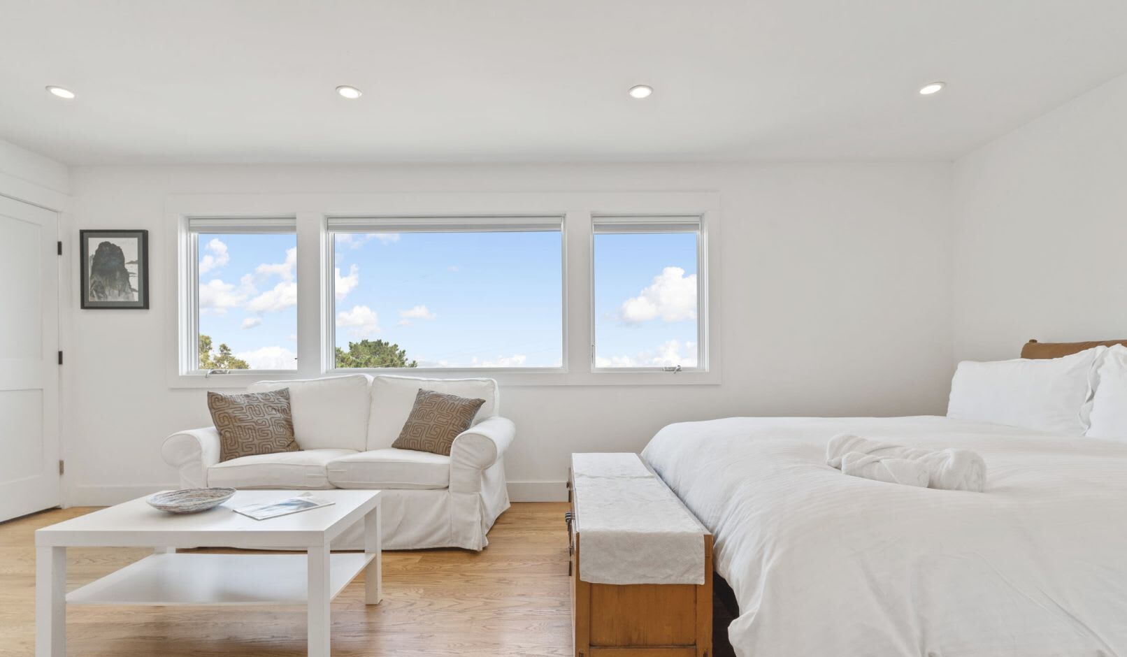 2 多间卧室、办公桌、熨斗/熨衣板、WiFi