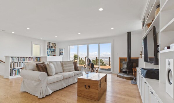 Televisión, oficina