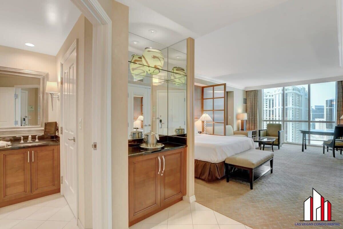 Safe på rommet, skrivebord, strykejern/-brett og wi-fi