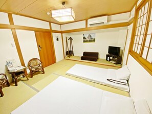 2 Schlafzimmer, Schreibtisch, Bügeleisen/Bügelbrett, kostenloses WLAN