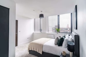 1 bedroom, desk, iron/ironing board, WiFi