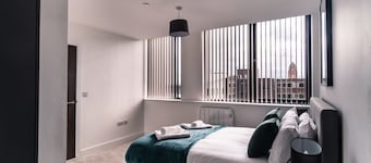 Stay Zeni, Alexandra Rise Manchester Slick 1 Bed