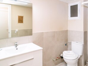 Hair dryer, towels - Modern and bright apartment in Valencia (Valencia)