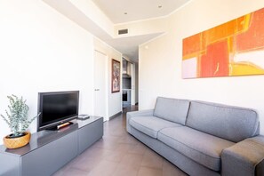 Unclassified image, 5 of 22, button