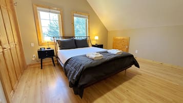 4 soverom, reiseseng for barn, wi-fi (inkludert) og sengetøy