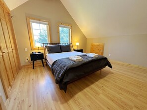 4 bedrooms, travel cot, free WiFi, bed sheets