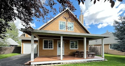 Inviting Family Retreat w/Hot Tub in Driggs