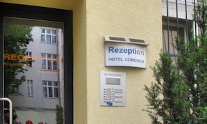 Front of property - Hotel Comenius (Berlin)