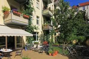 Front of property - Hotel Comenius (Berlin)