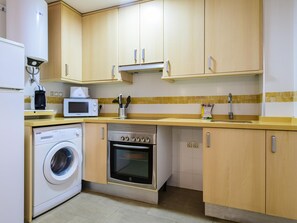 Fridge, microwave, oven, dishwasher - Central apartment, sophisticated decor, 3 bedrooms in Valencia (Valencia)