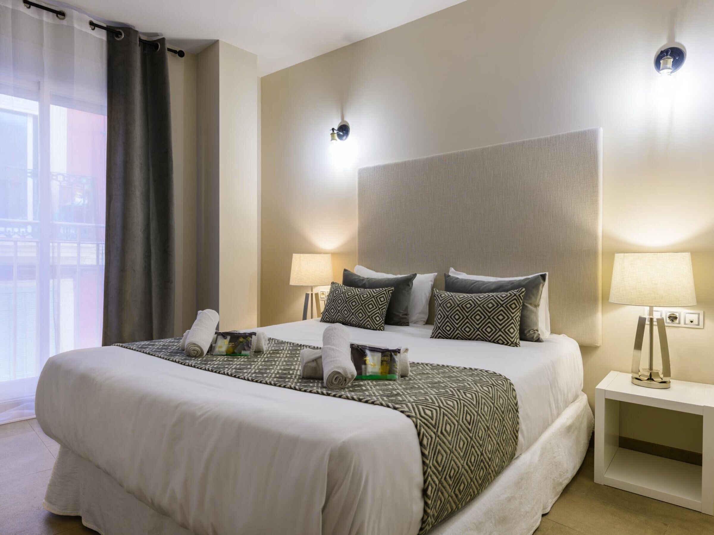 2 quartos, Wi-Fi de cortesia, roupa de cama