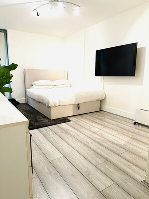 1 Schlafzimmer, Zimmersafe, Bügeleisen/Bügelbrett, kostenloses WLAN