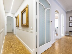 Interior - Contemporary apartment in Valencia city center with Wifi and air conditioning (Valencia)