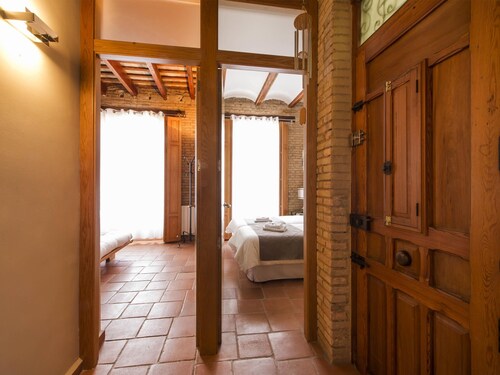 Rustic Contemporary Apartment in Ruzafa, Heart of Valencia