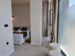 Free WiFi, bed sheets - Bright studio in Valencia with Wi-Fi and air conditioning (Valencia)