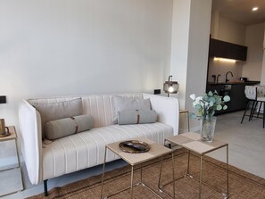 TV - Bright studio in Valencia with Wi-Fi and air conditioning (Valencia)