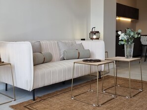 TV - Bright studio in Valencia with Wi-Fi and air conditioning (Valencia)