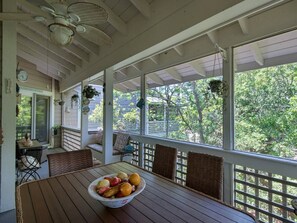 Outdoor dining - Beach Cottage • Private Beach • Gated •Heated Pool (Miramar)