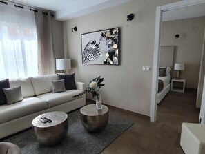 TV - Central Valencia apartment with terraces and 3 bedrooms (Valencia)
