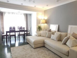 TV - Spacious apartment in central Valencia with wifi (Valencia)