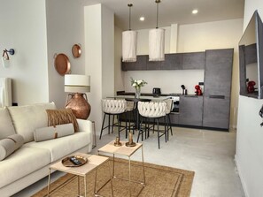 TV - Spectacular bright studio in Valencia with WiFi and air conditioning (Valencia)