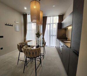 Private kitchen - Spectacular Studio near City of Arts in Valencia, air-conditioned, free Wi-Fi (Valencia)