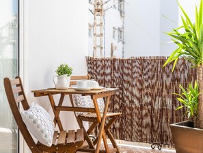 Outdoor dining - Modern apartment in Ruzafa, Valencia (Valencia)