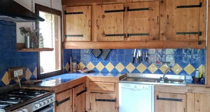 Geräumiges 6-Zimmer-Chalet mit Kamin, Grill, in der Nähe der Pisten, privatem Parkplatz
