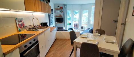 Fridge, microwave, oven, toaster