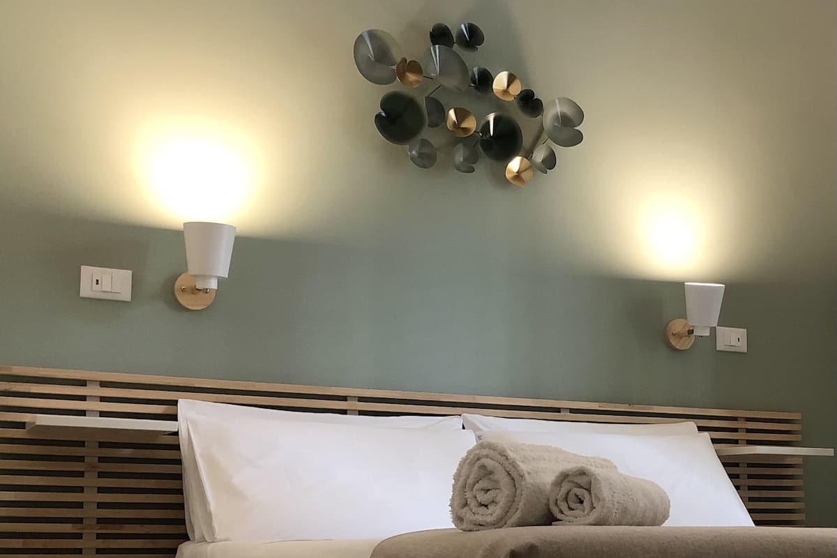 Comfort Double or Twin Room, Ensuite, City View | In-room safe, soundproofing, iron/ironing board (on request), free WiFi